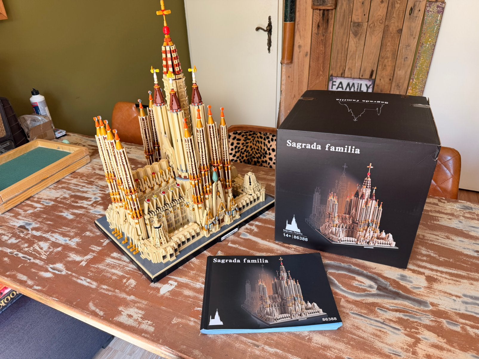 Sagrada Familia 10045 bouwstenen, Ophalen of Verzenden, Zo goed als nieuw