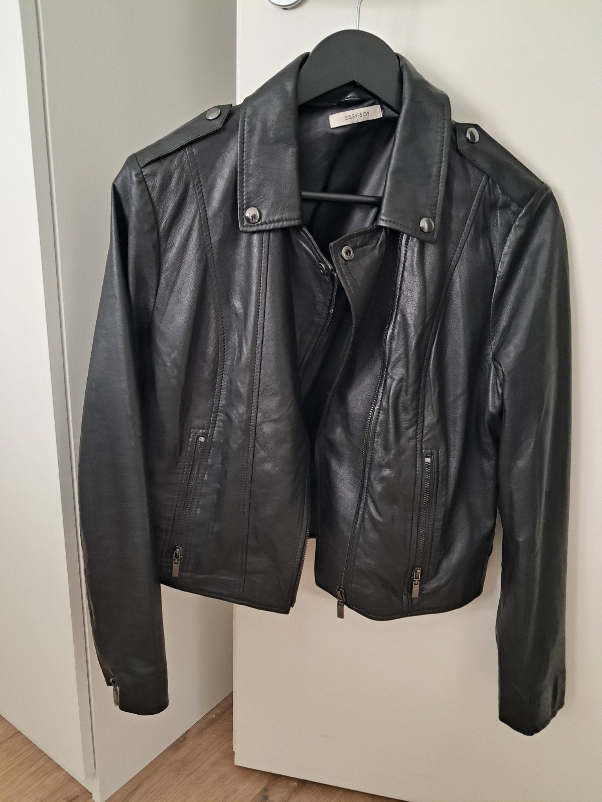 Sissy Boy leren jasje maat L - Zo goed als nieuw, Kleding | Dames, Zwart, Maat 42/44 (L), Sissy boy, Ophalen of Verzenden