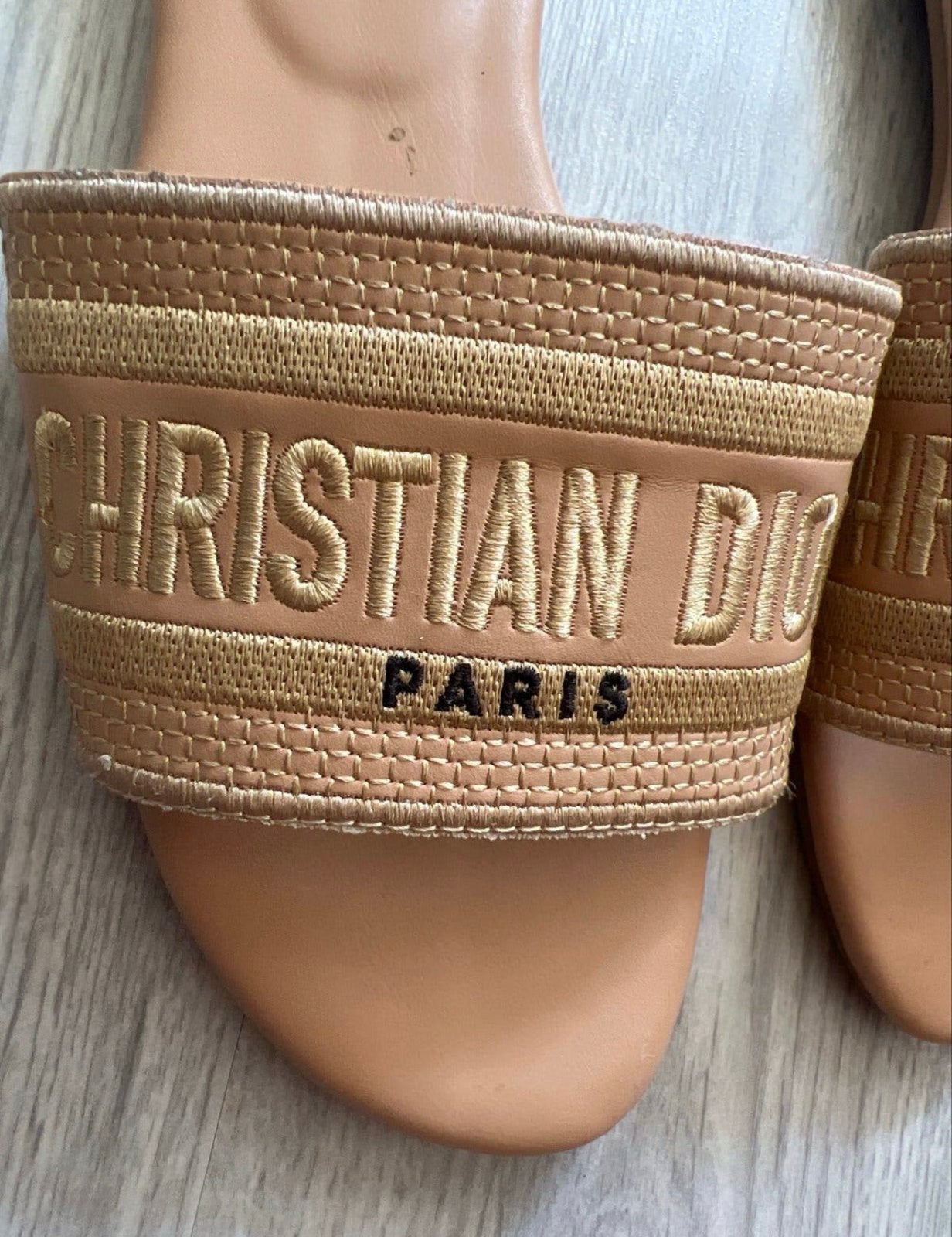 Christian Dior Paris Slippers Maat 37, Ophalen of Verzenden, Zo goed als nieuw, Beige, Slippers