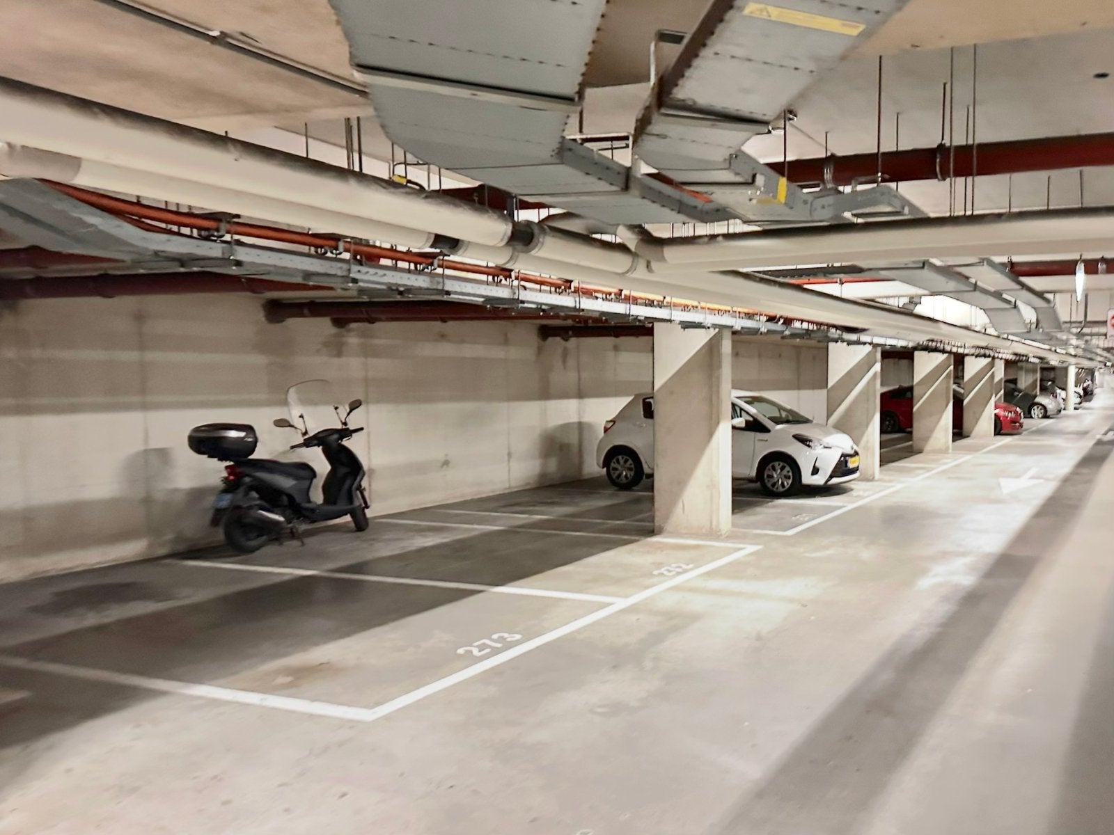 VASTE PARKEERPLAATS IN GARAGE IN DEN HAAG/YPENBURG €120allin, Ophalen of Verzenden
