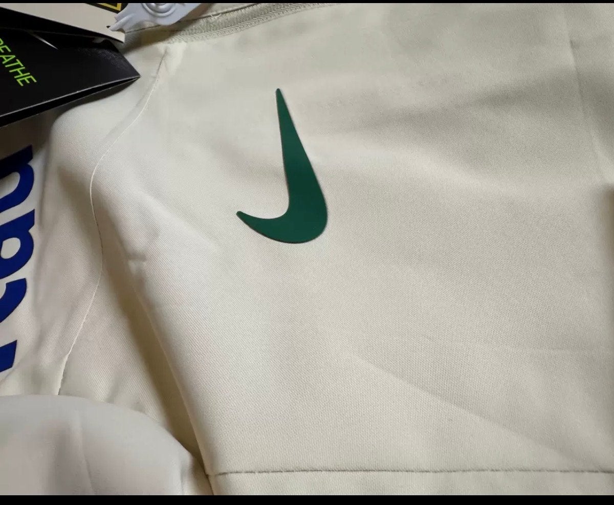 Nike Brazilië Gore-Tex Jas - Nieuw met labels, Ophalen of Verzenden, Nieuw, Overige maten, Beige