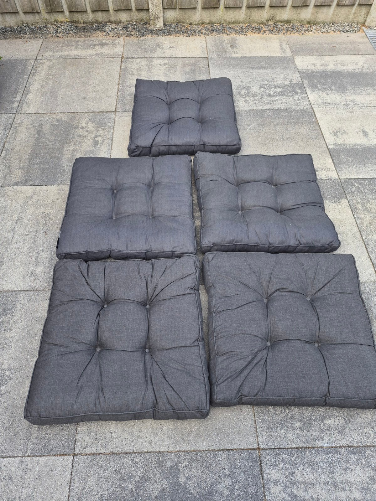 Set van 5 grijze Madison tuinkussens, Ophalen, Overige merken, Vierkant, Zo goed als nieuw