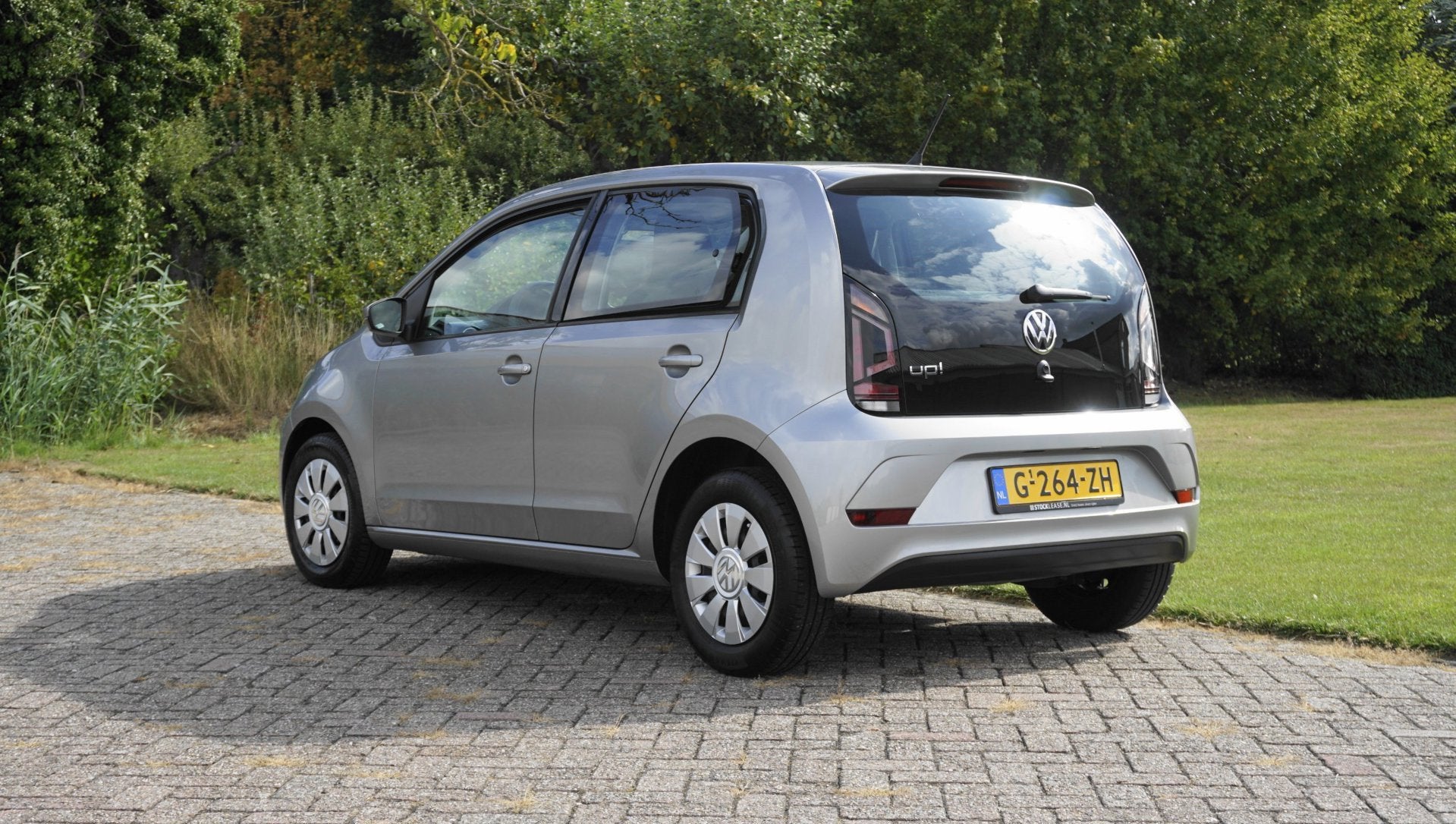 Volkswagen Up! 1.0 BMT move up! 5 drs Airco, Auto's, Volkswagen, Voorwielaandrijving, Dealer onderhouden, Stof, Gebruikt