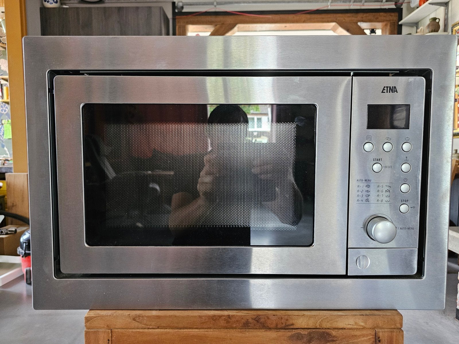 Inbouw magnetron Etna in nette staat, Witgoed en Apparatuur, Magnetrons, Ophalen, Inbouw, Draaiplateau, 45 tot 60 cm