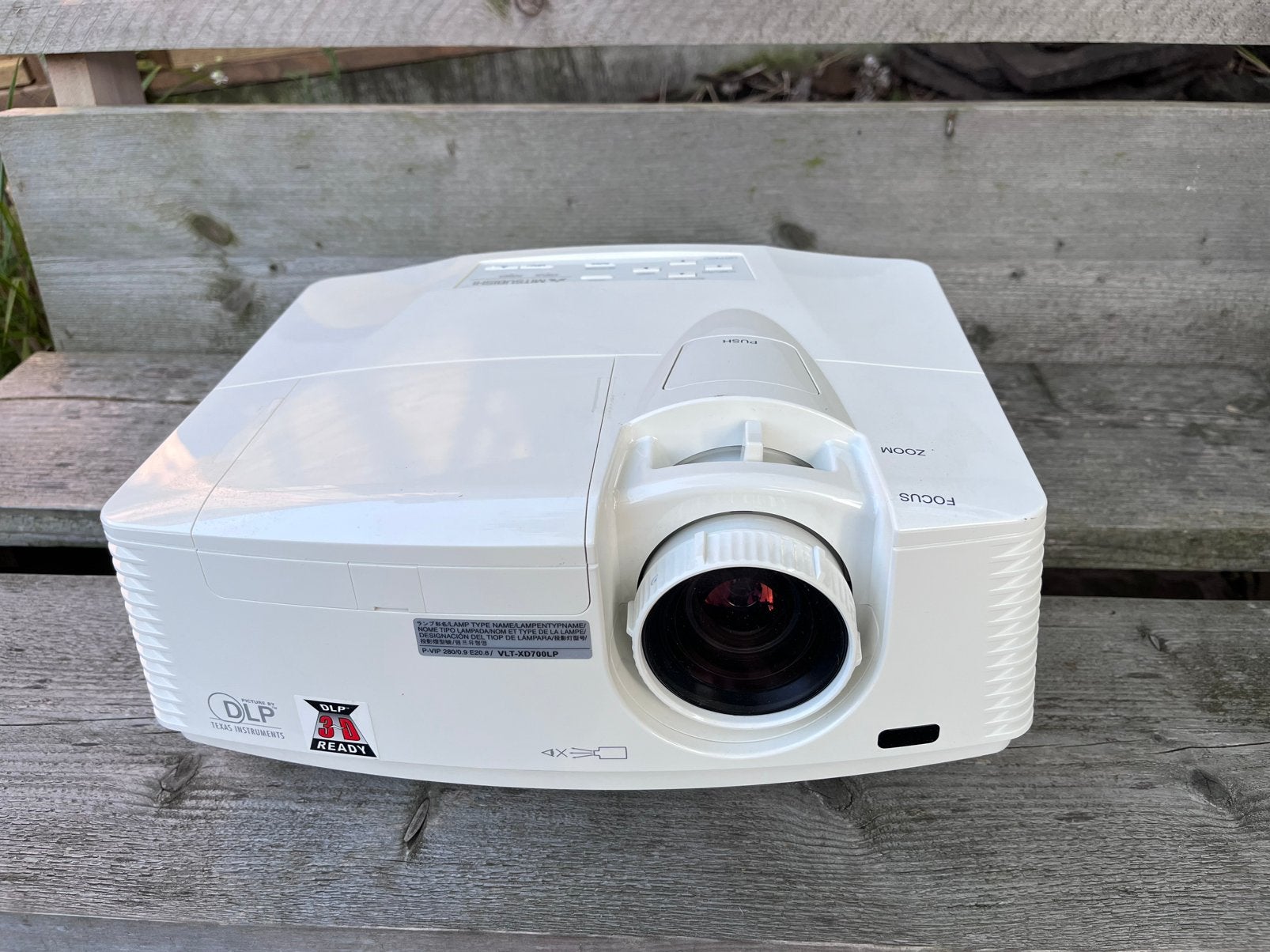Mitsubishi beamer UD740U, Ophalen of Verzenden, Gebruikt, Overige technologieën, Mitsubishi