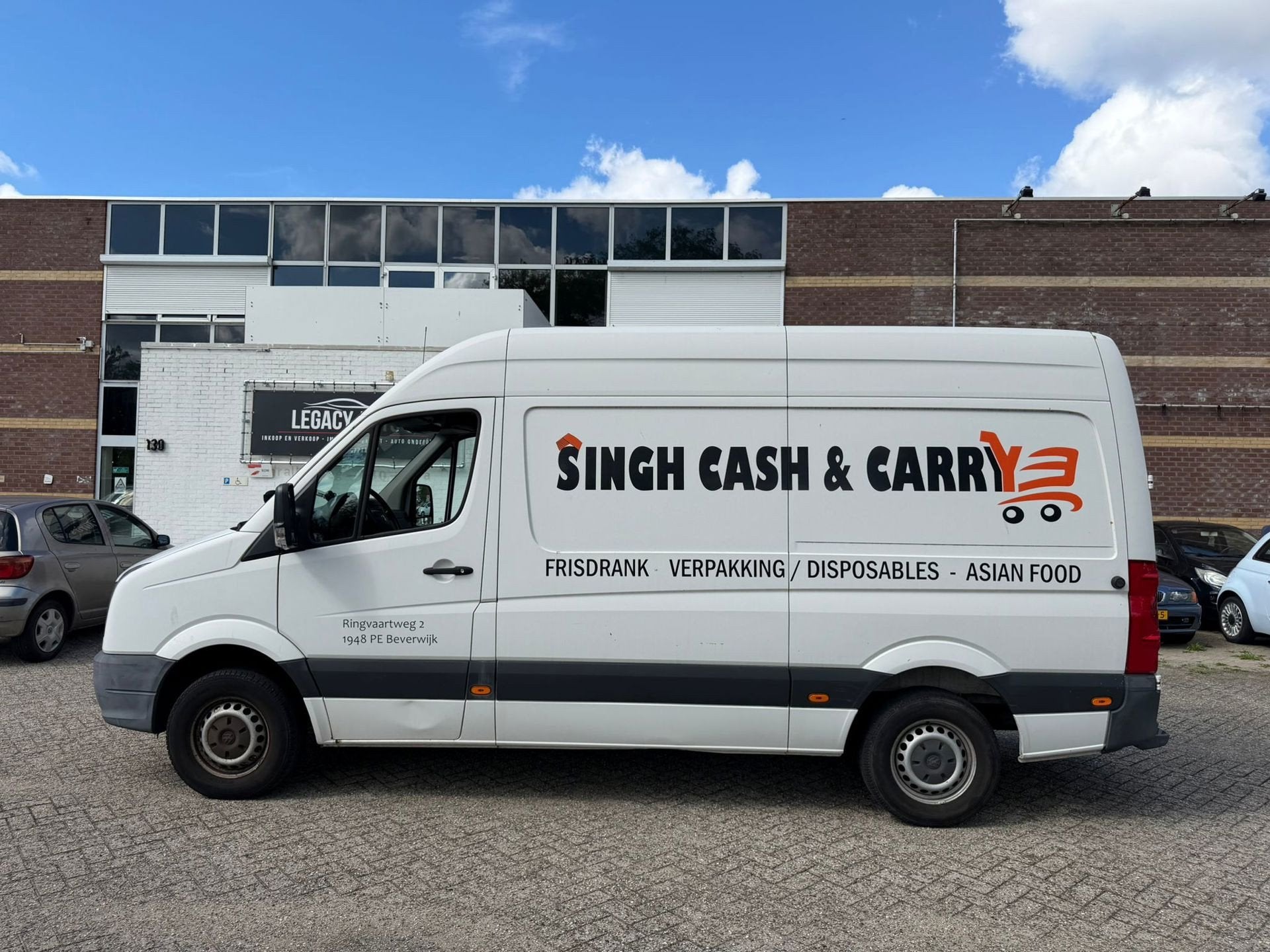 Volkswagen Crafter 35 2.0 TDI L2H1 - APK 05/2027 - RIJDT EN, Auto's, Gebruikt, Zwart, 4 cilinders, Volkswagen
