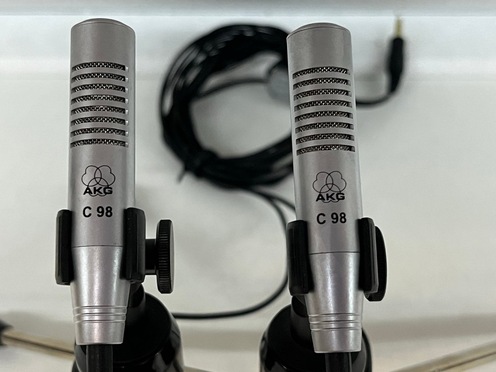 AKG C98 Stereo Microfoon Set incl. Statieven, Ophalen of Verzenden, Zo goed als nieuw, Studiomicrofoon