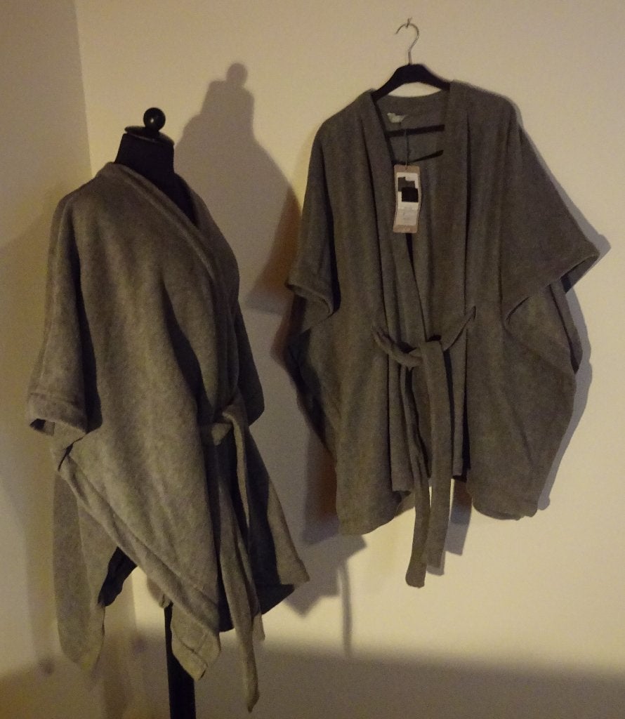 Nieuw Maat One size Irresistible Poncho in Kimono Stijl, Kleding | Dames, Size Irresistible, Maat 42/44 (L), Nieuw, Ophalen of Verzenden