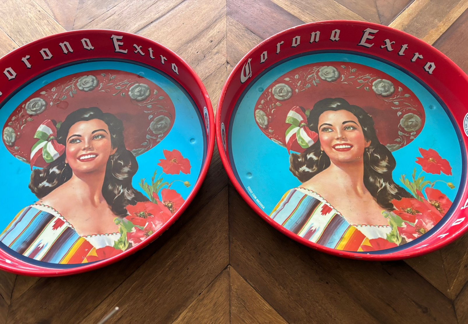 Dienbladen Corona Cerveza 2 stuks, Rond, Ophalen of Verzenden, Zo goed als nieuw, Afneembaar