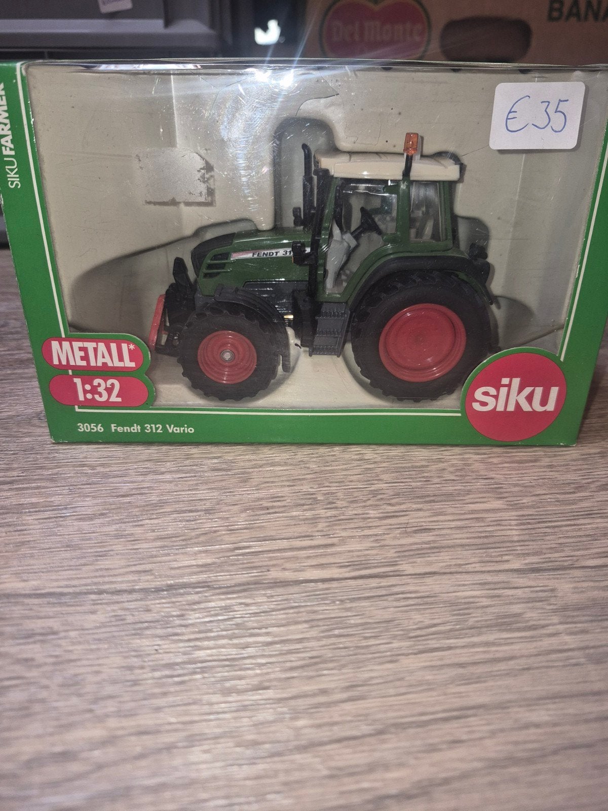 Siku Farmer 3056 Fendt 312 Vario Tractor 1:32