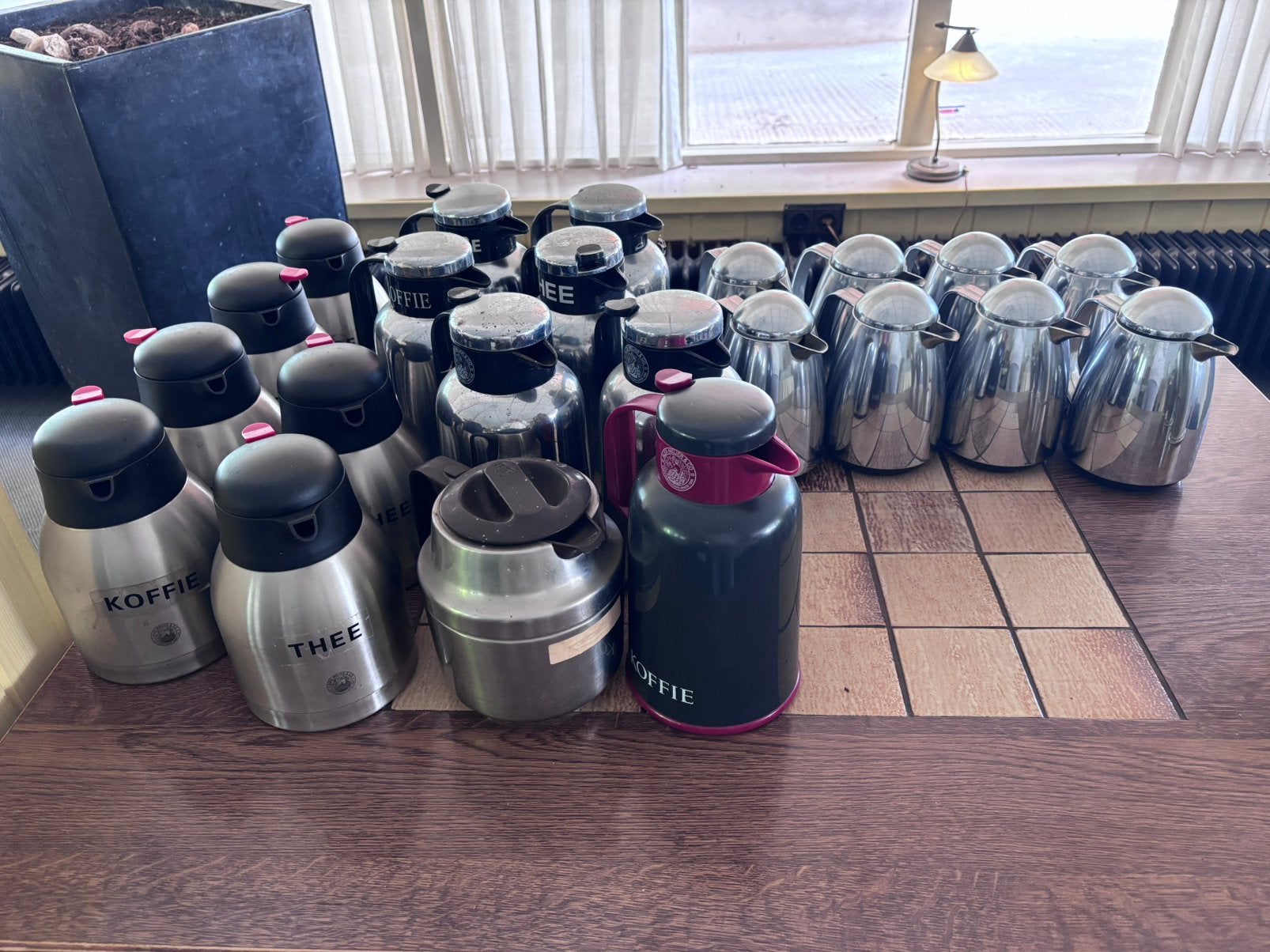 Koffie en thee thermoskannen, Ophalen