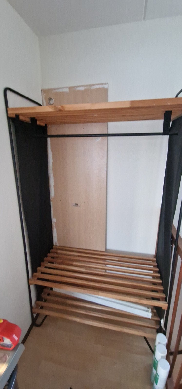 Kledingrek met houten planken en hangruimte, Gebruikt, Met plank(en), 50 tot 100 cm, Modern industrieel
