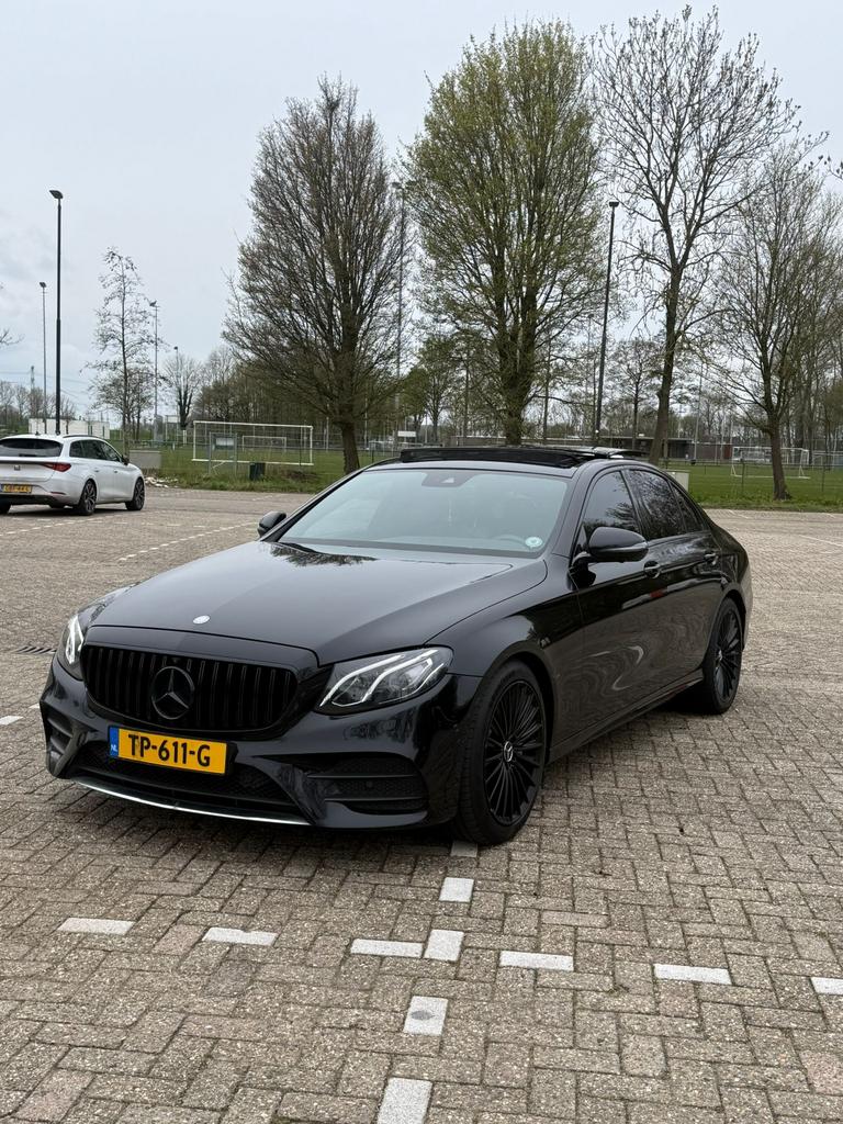 Mercedes-Benz E-Klasse AMG 3.0 CDI E350 Sedan AUT 2016 Zwart, Auto's, Mercedes-Benz, Automaat, Achterwielaandrijving, 258 pk, Leder