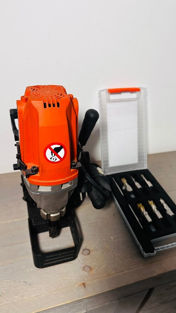 Fein KBE 32 QW magnetische kernboormachine + kernborenset, Ophalen, Zo goed als nieuw, Overige typen