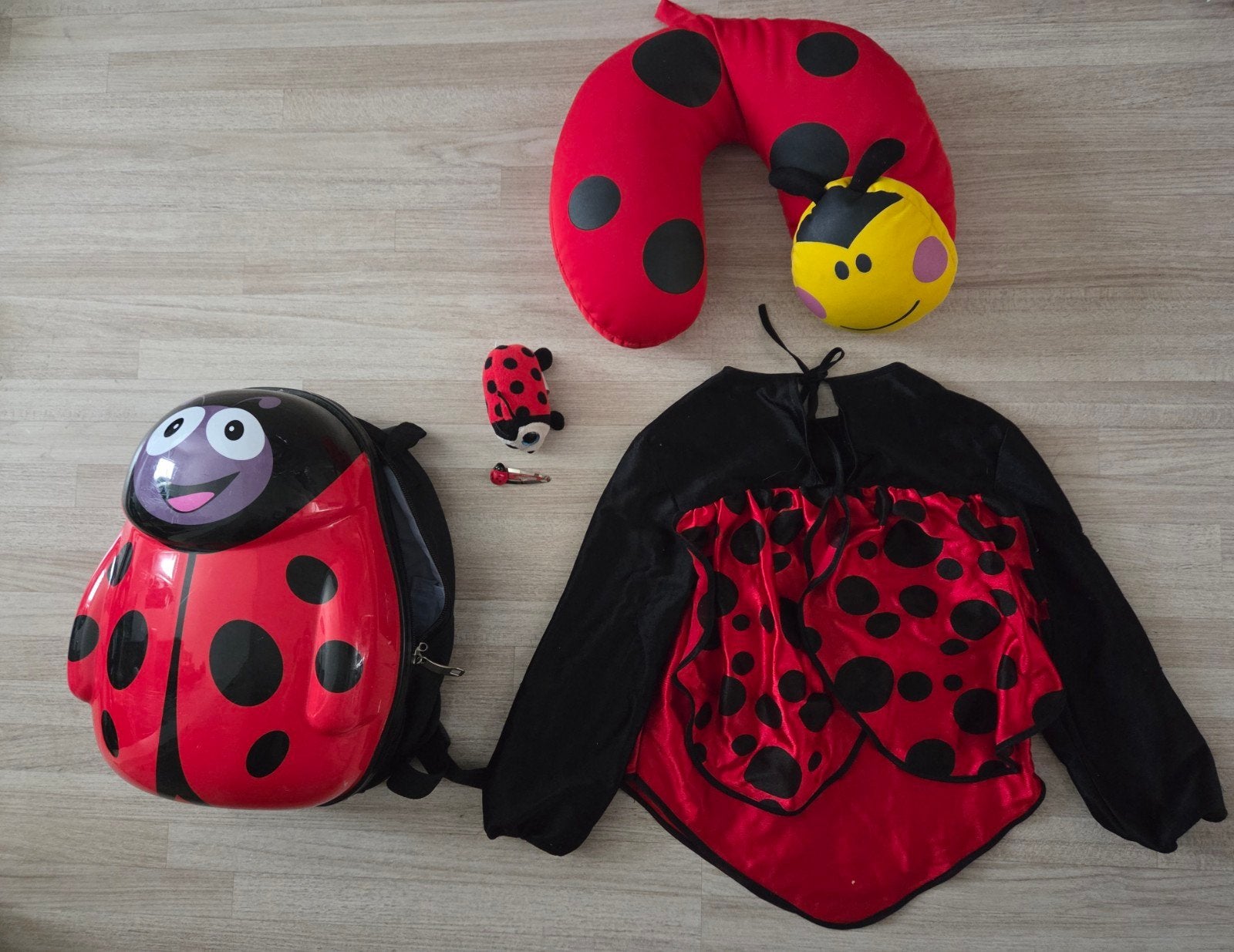 lieveheersbeestje set: koffer,topje,nekkussen knuffel, Ophalen of Verzenden, Gebruikt, 104 of kleiner, Meisje