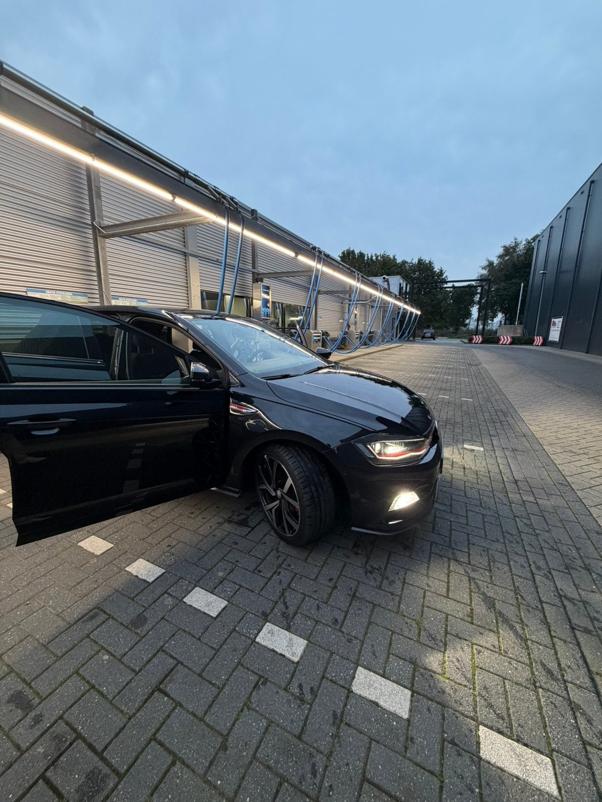 Volkswagen Polo 2.0 TSI 260pk 6-DSG 2019 Zwart, Auto's, 4 cilinders, 1984 cc, Zwart, 14 km/l
