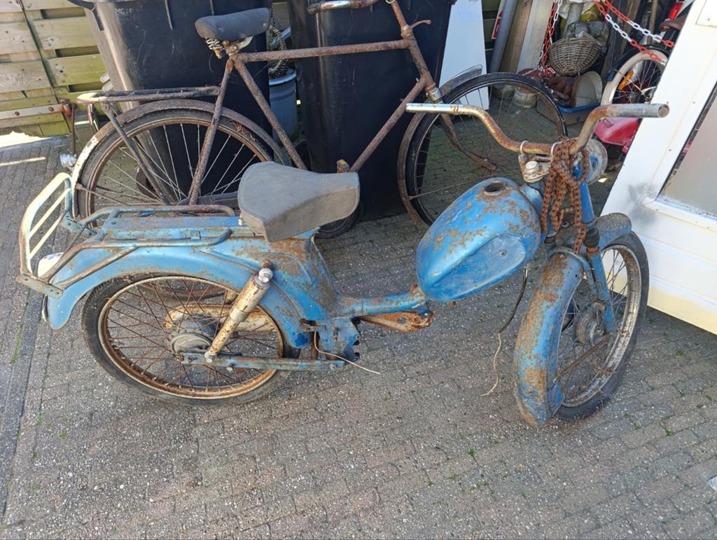 Bromfiets, Ophalen
