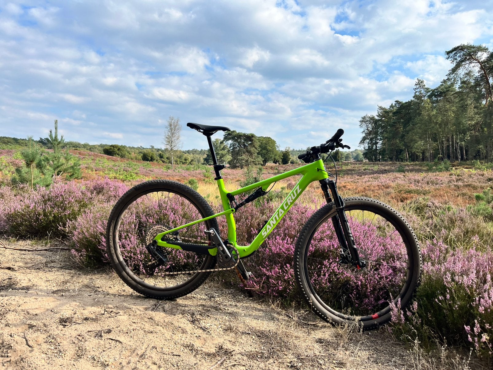 Super complete Santa Cruz Blur , nieuwstaat!, 45 tot 49 cm, Zo goed als nieuw, Schijfrem, Ophalen