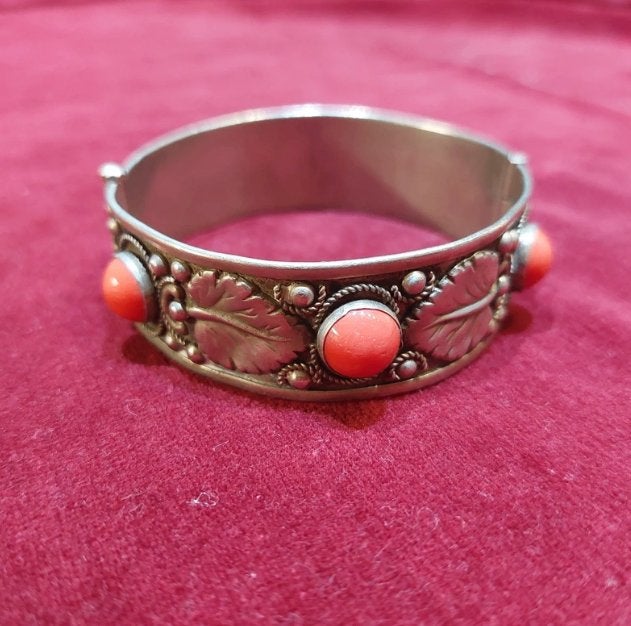 Vintage Italian alpaca bracelet with corals, Overige materialen, Gebruikt, Ophalen of Verzenden, Met edelsteen