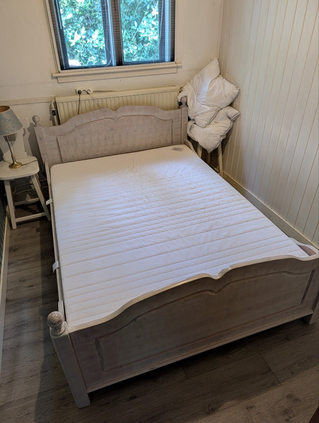 Tweepersoonsbed 140x200 met zo goed als nieuw matras, Ophalen, Zwart, Tweepersoons, 140 cm