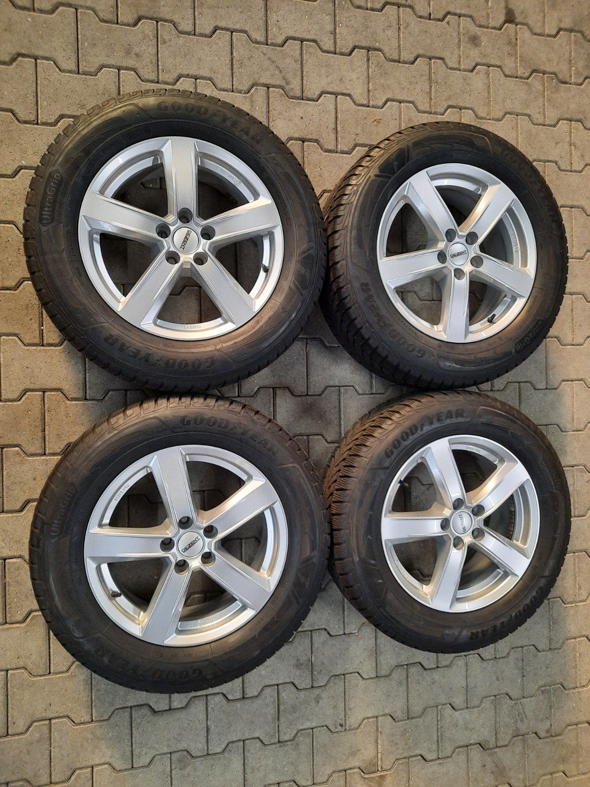ZGAN 17 inch velgen DEZENT 5×108 FORD KUGA VOLVO XC40 XC60, Auto-onderdelen, Gebruikt, Banden en Velgen, 17 inch, Personenwagen