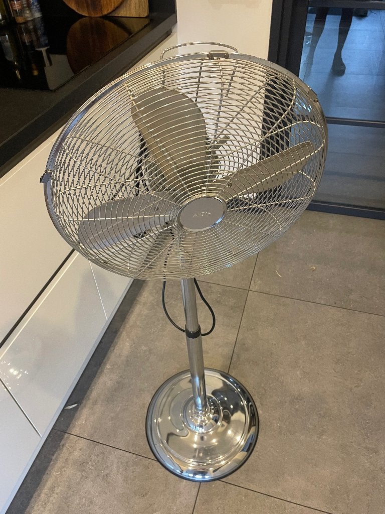aeg ventilator hoge standaard chroom, Witgoed en Apparatuur, Ventilatoren, Zo goed als nieuw, Vloerventilator, Ophalen