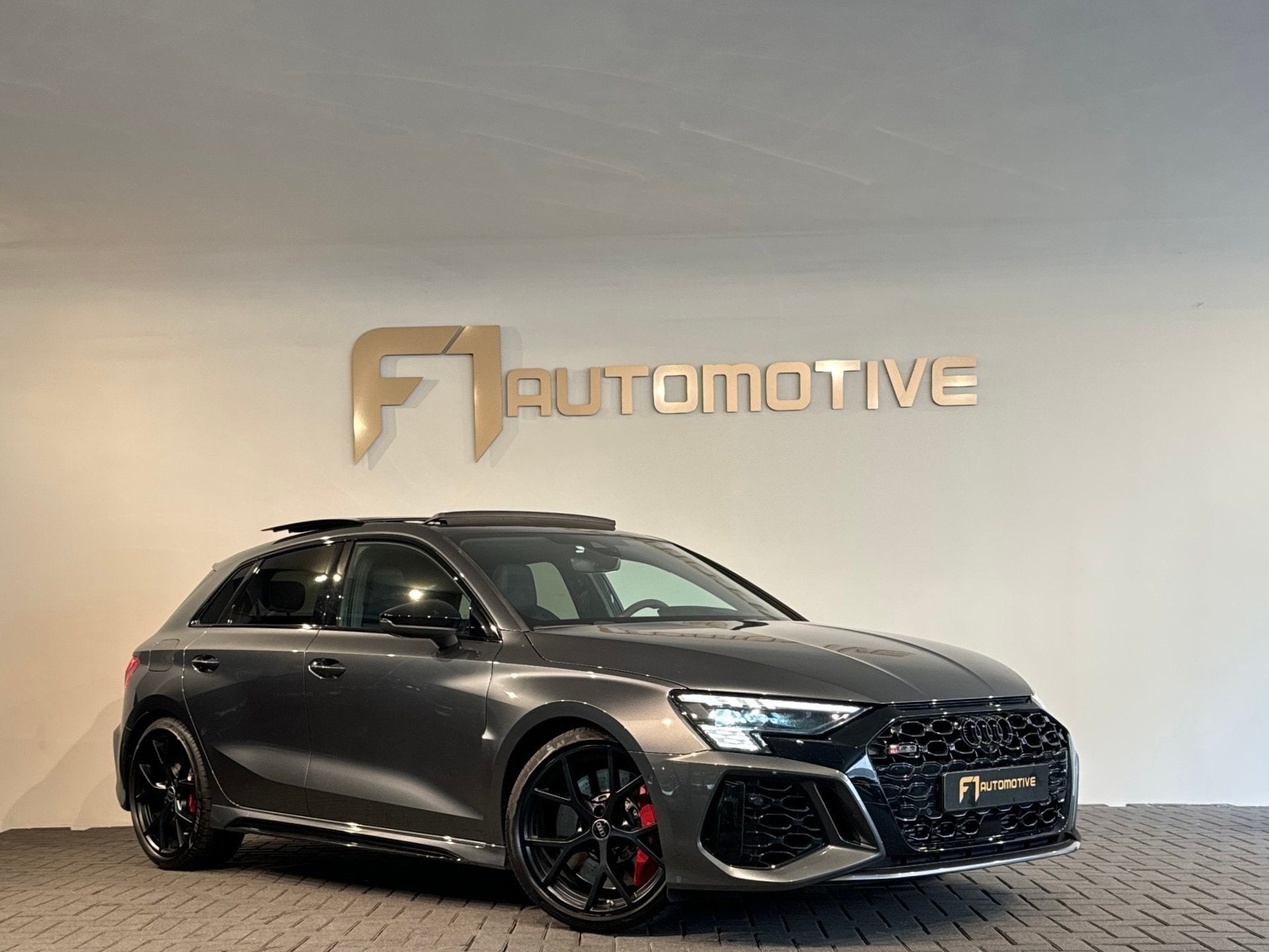 Audi RS3 Sportback 2.5 TFSI quattro Pano|Memory|HuD|B&O|Keyl, Auto's, Automaat, Dealer onderhouden, Gebruikt, Euro 6