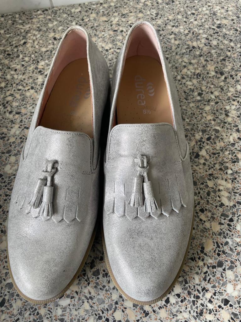 Prachtige loafers / instappers Durea, Kleding | Dames, Schoenen, Ophalen of Verzenden, Zo goed als nieuw, Grijs, Instappers