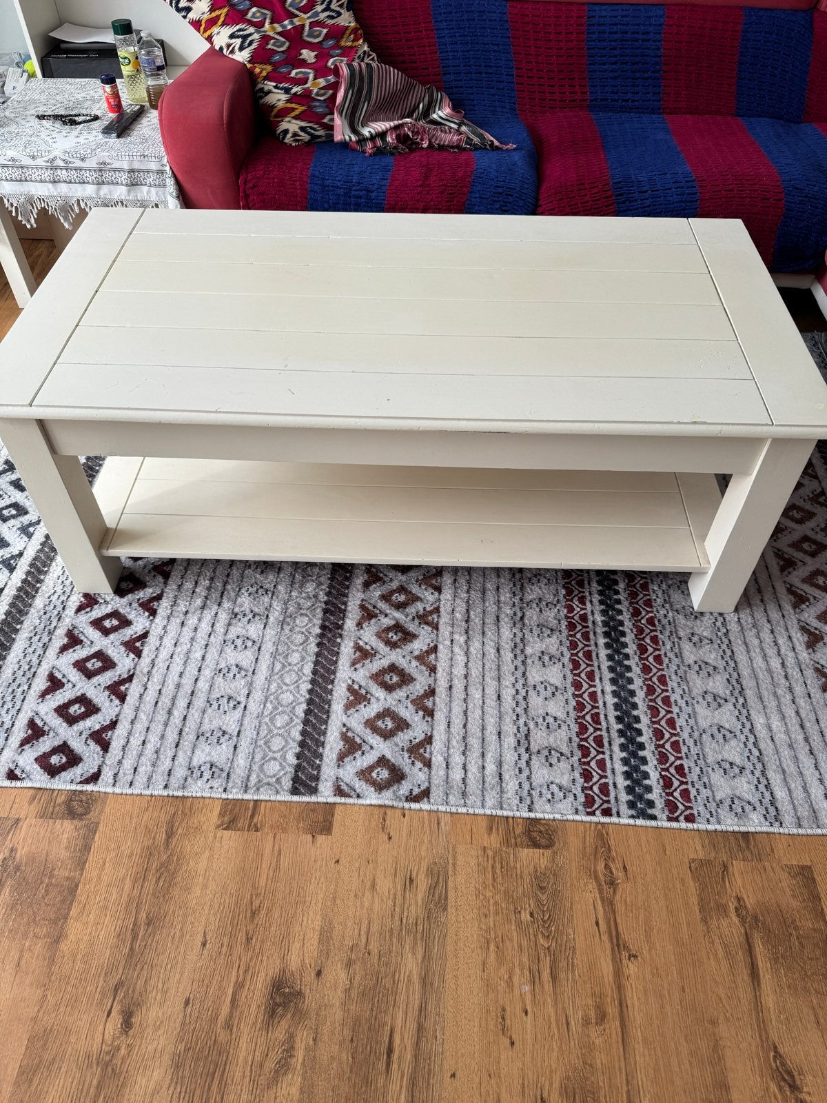 Crèmekleurige salontafel met opbergruimte, Gebruikt, 100 tot 150 cm, Overige houtsoorten, 50 tot 100 cm