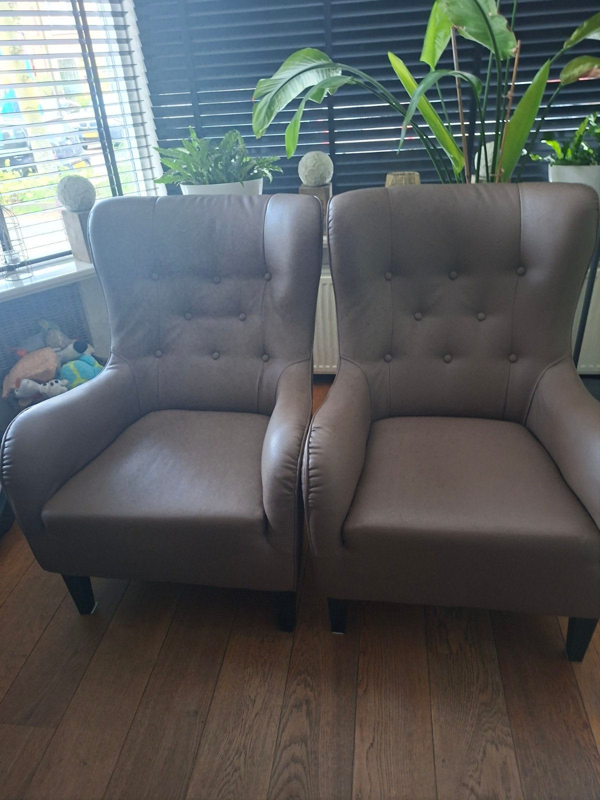 2 bruine skai-lederen fauteuils,  nieuw staat, Ophalen, Gebruikt, 75 tot 100 cm, 50 tot 75 cm