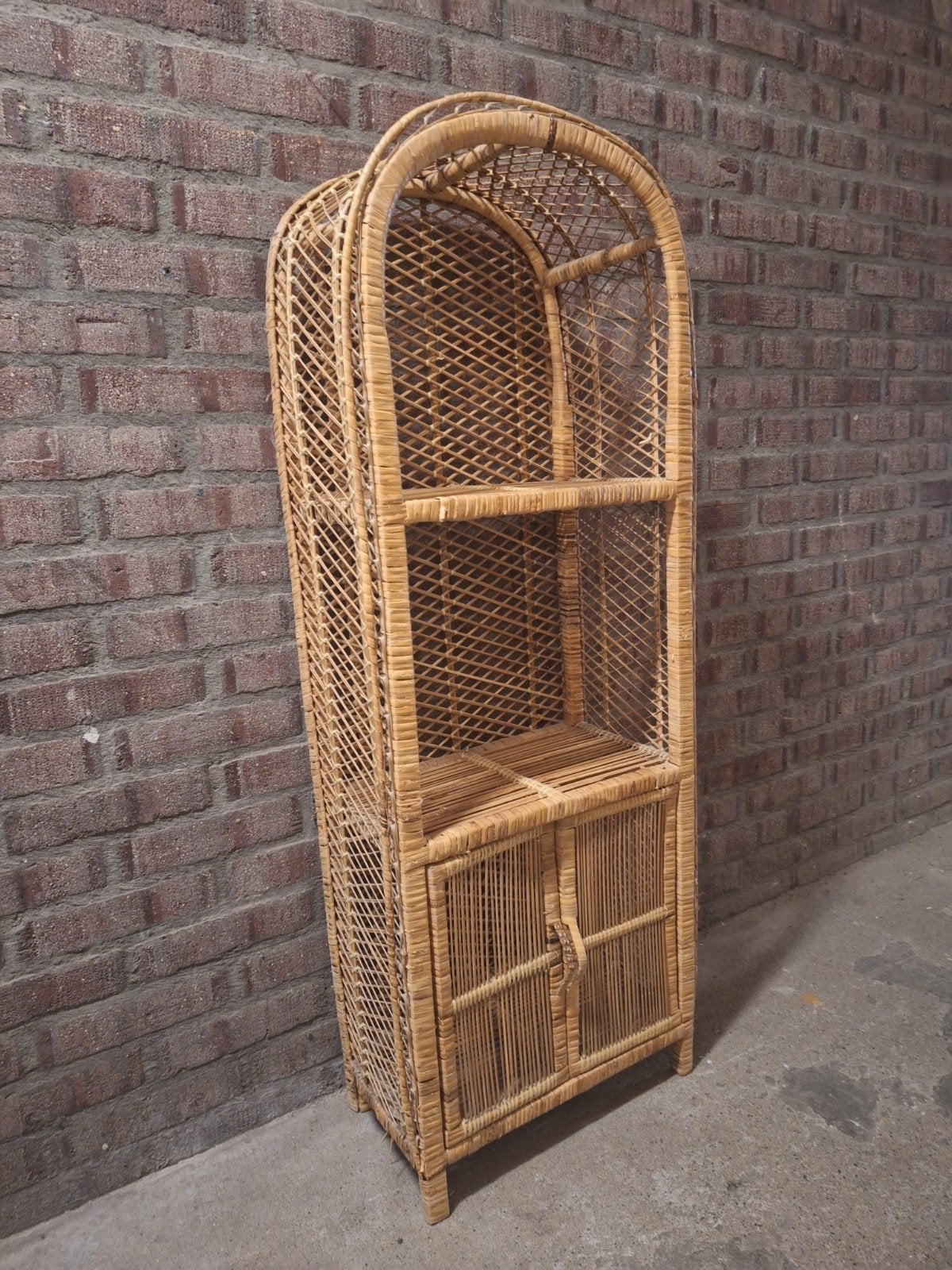 Vintage rieten rotan boog kast 110 cm hoog, Ophalen