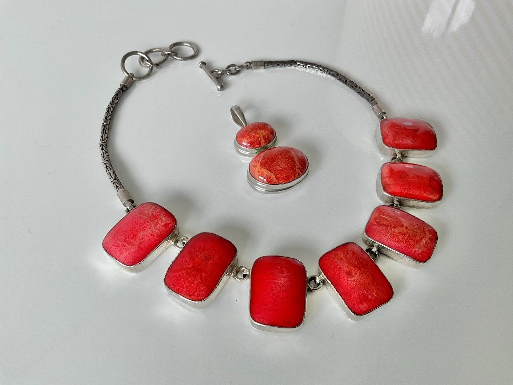 Prachtige zilveren set met rood koraal (ketting + hanger), Ophalen of Verzenden, Zo goed als nieuw, Verstelbaar, Rood