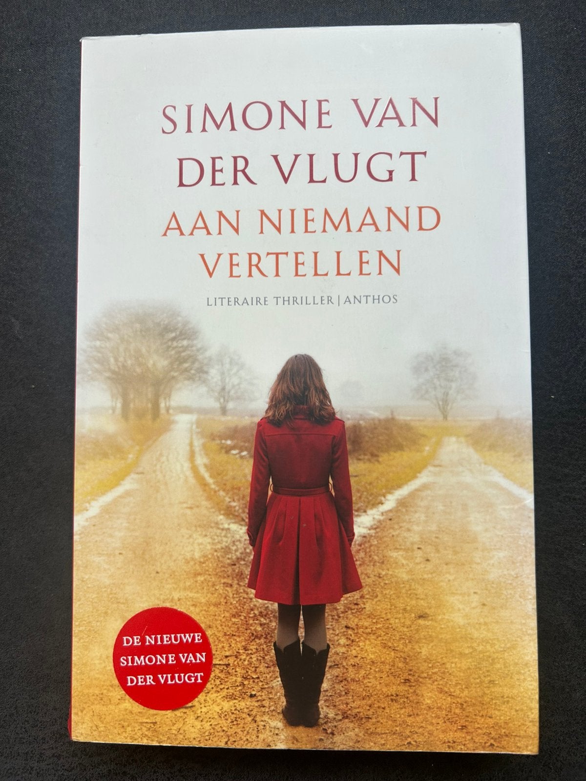 Simone van der Vlugt - Aan niemand vertellen, Boeken, Ophalen of Verzenden, Zo goed als nieuw, Simone van der Vlugt