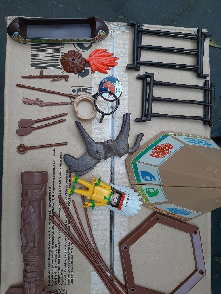 Playmobil indiaan wigwam wegwerkers etc  meeste in nieuwstaa, Ophalen of Verzenden, Zo goed als nieuw