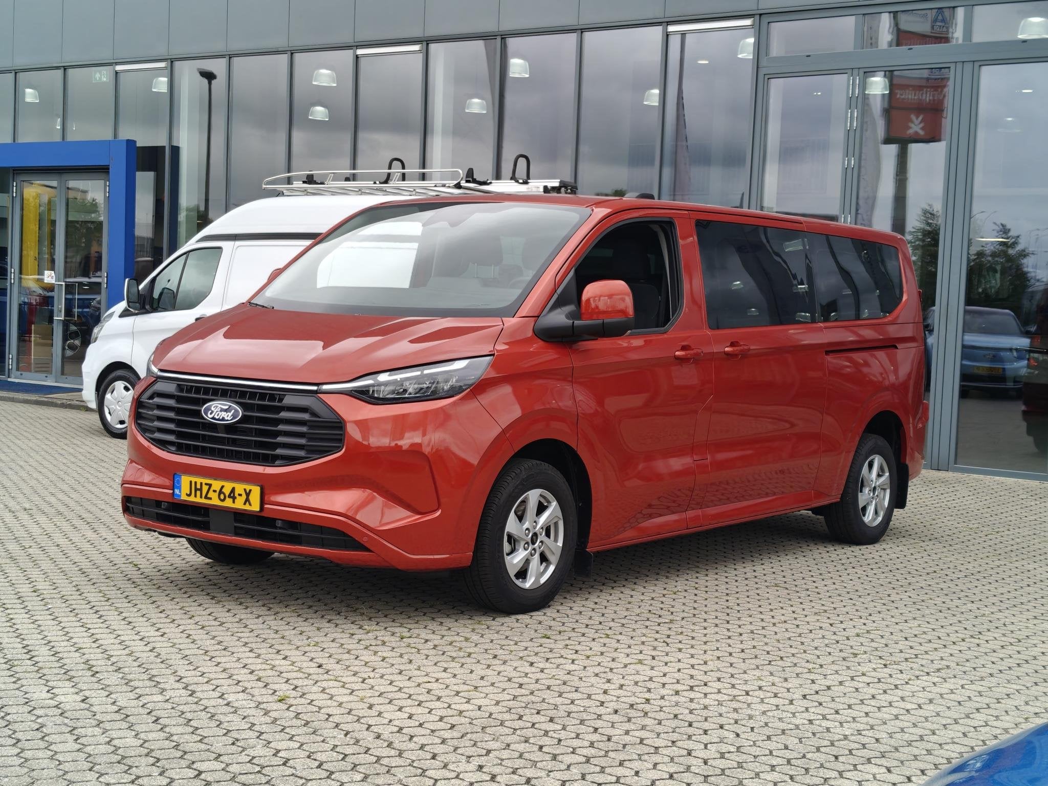 Ford Transit Custom 340 2.5 PHEV L2H1 Limited Kombi 9-persoo, Electronic Stability Program (ESP), Gebruikt, Euro 6, 1850 kg