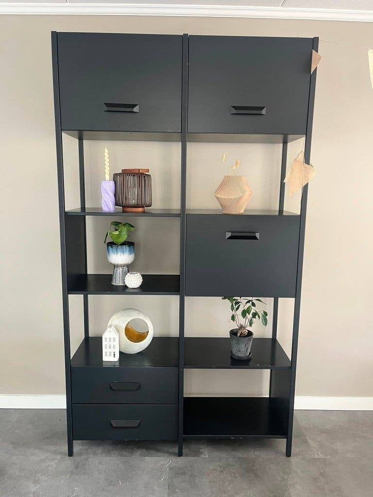 Vakkenkast - Opbergkast - WOOOD - Zwart - 220 x 125 cm, Huis en Inrichting, Kasten | Wandmeubels, Met plank(en), Gebruikt, 200 cm of meer