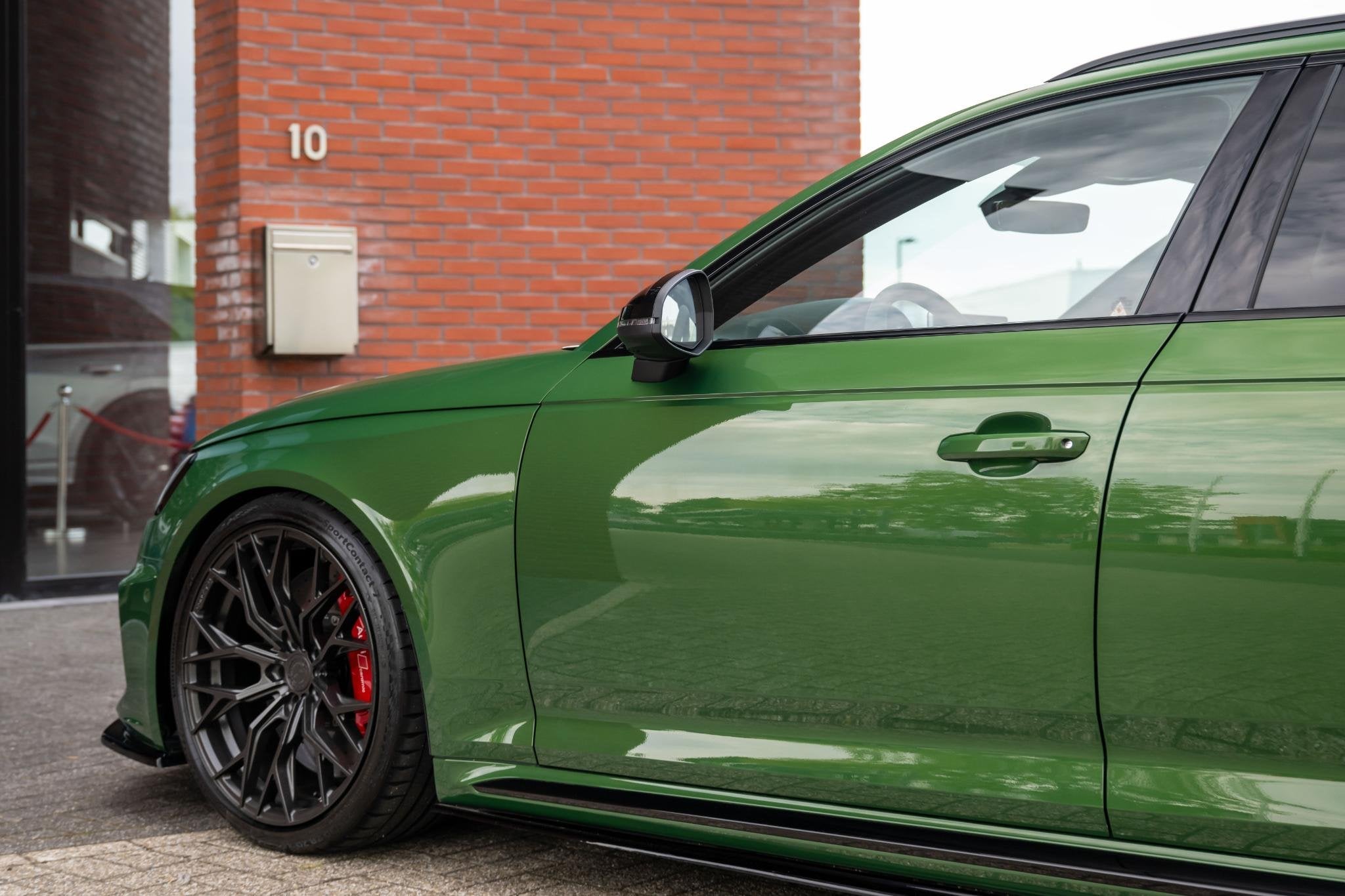 Foto 10 van Audi RS4 Avant 2.9 TFSI quattro 545pk Stage 2 Downpipe Keram