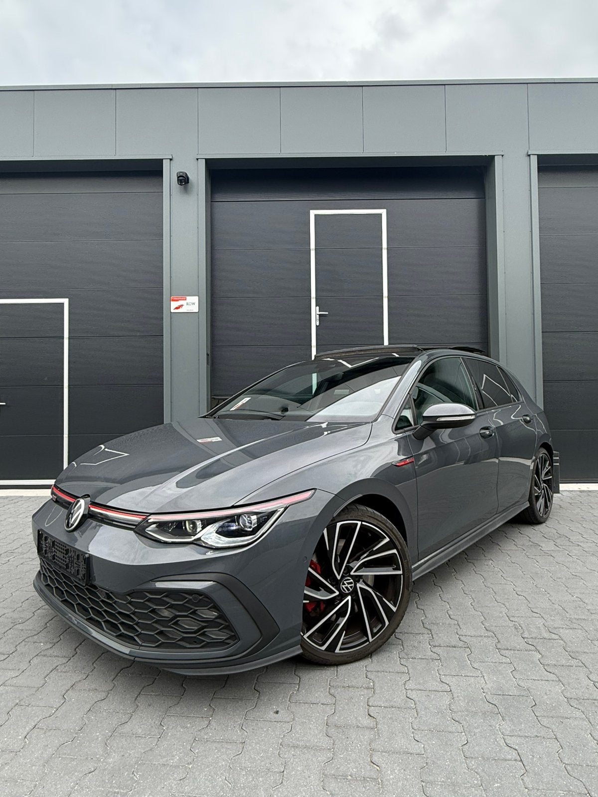 Volkswagen Golf 8 GTI 2.0 TSI Dolphin Grey|49DK|Pano|FullOpt, 730 kg, 1363 kg, Zwart, 4 cilinders