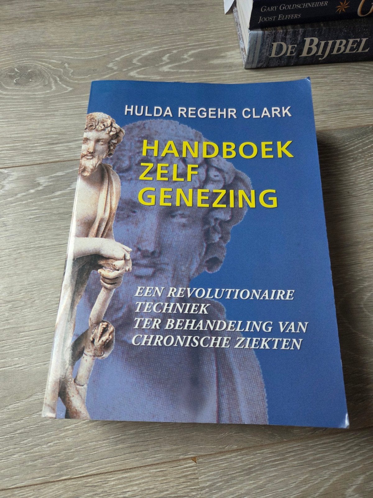 Handboek Zelf Genezing - Hulda Regehr Clark, Ophalen of Verzenden, Gelezen, Spiritualiteit algemeen, Achtergrond en Informatie