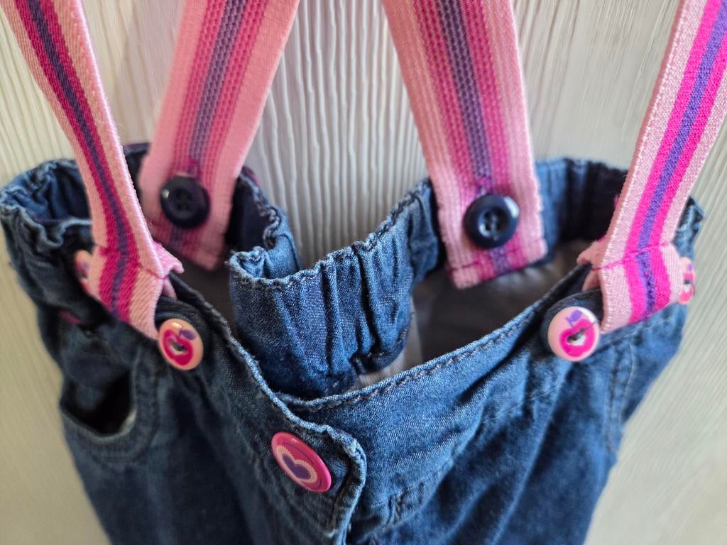 Nieuwe Hello Kitty spijkerbroek met roze afneembare bretels, Broekje, Meisje, Nieuw, Ophalen of Verzenden