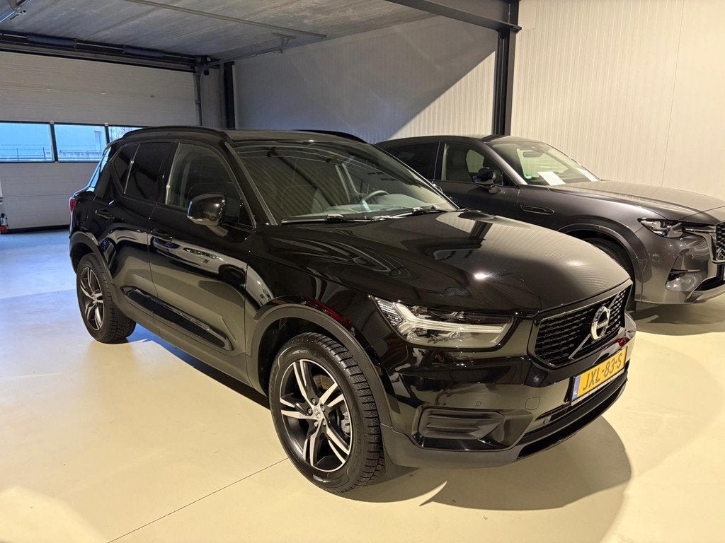 Volvo XC40 2.0 B4 R-design 2WD Panorama dak Mild Hybride, Auto's, Volvo, Gebruikt, Zwart, Bedrijf, Hybride Elektrisch/Benzine