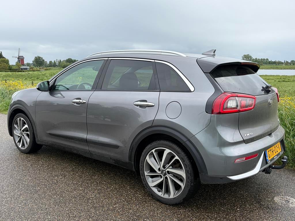 Kia Niro 1.6 GDi Hybrid 141pk automaat trekhaak 2018 Grijs, 23 km/l, Leder, SUV of Terreinwagen, Niro
