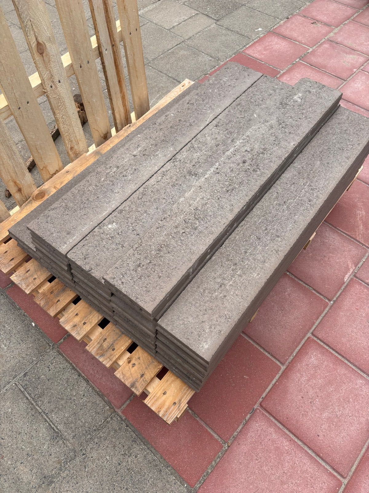 17 Nieuwe taupe opsluitbanden voor tuin of terras, Tuin en Terras, Tegels en Klinkers, Ophalen, Nieuw, Beton, Overige typen