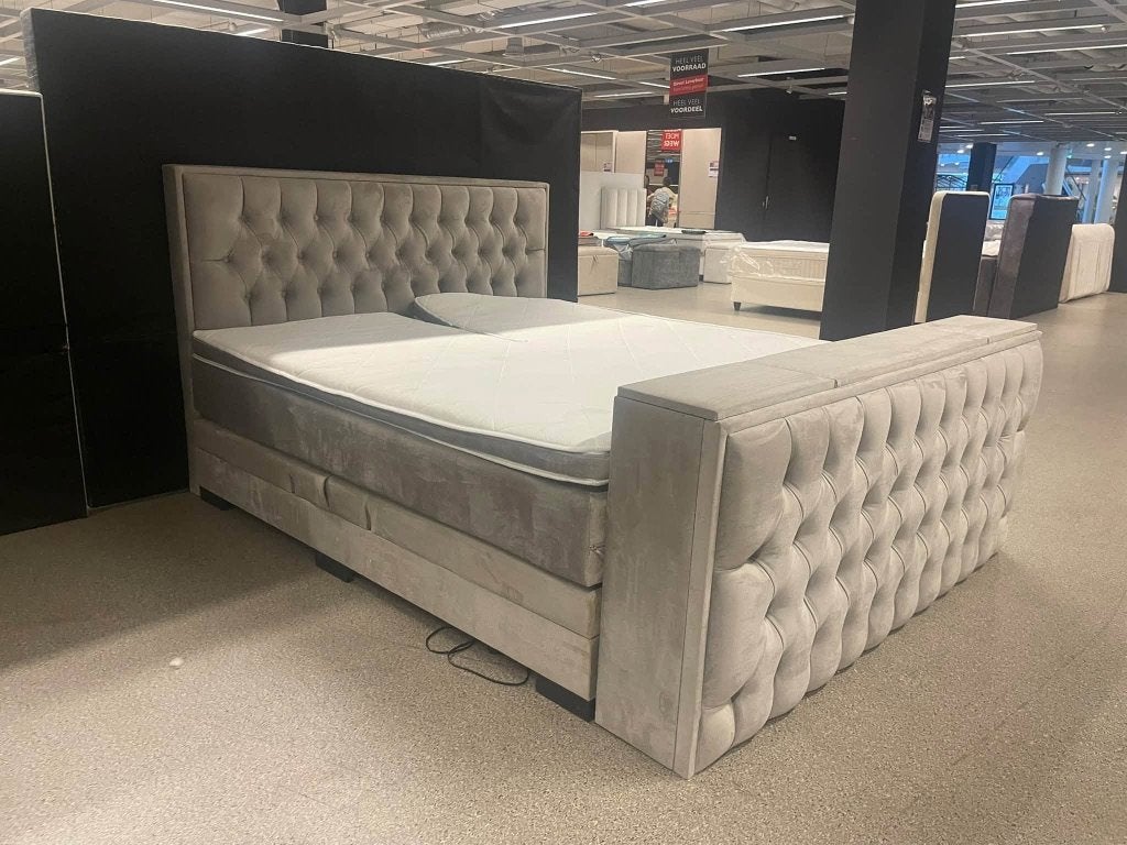 Foto 10 van Boxspring Opberg bed met matras va €595