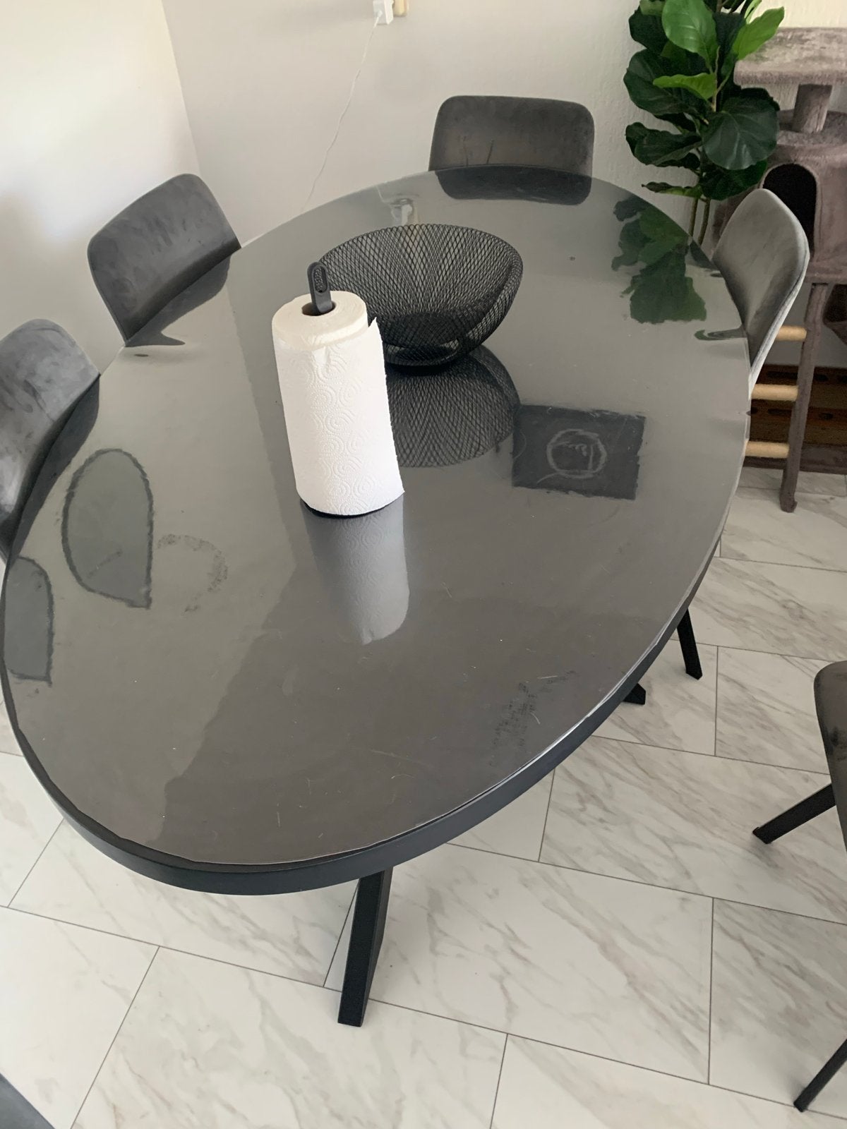 Moderne ovale eettafel met metalen onderstel, Ophalen, Gebruikt, 50 tot 100 cm, Vier personen