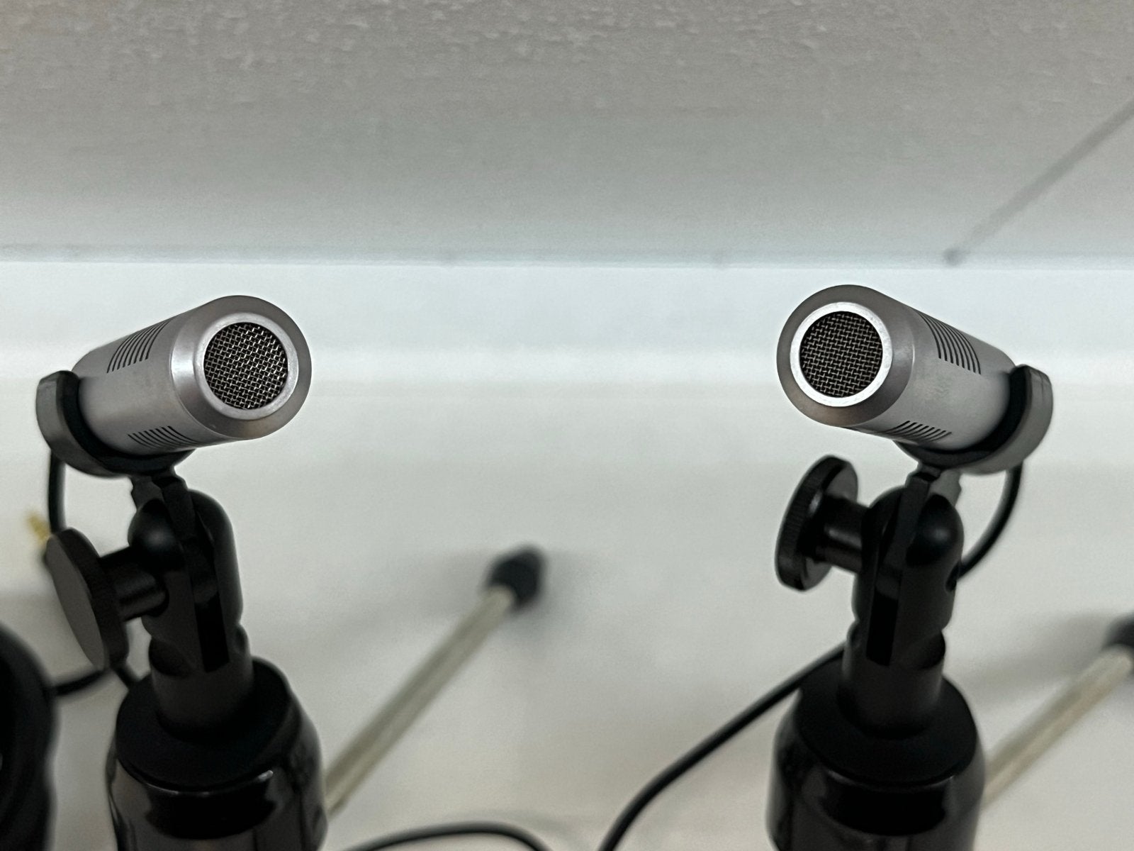 AKG C98 Stereo Microfoon Set incl. Statieven, Ophalen of Verzenden, Zo goed als nieuw, Studiomicrofoon