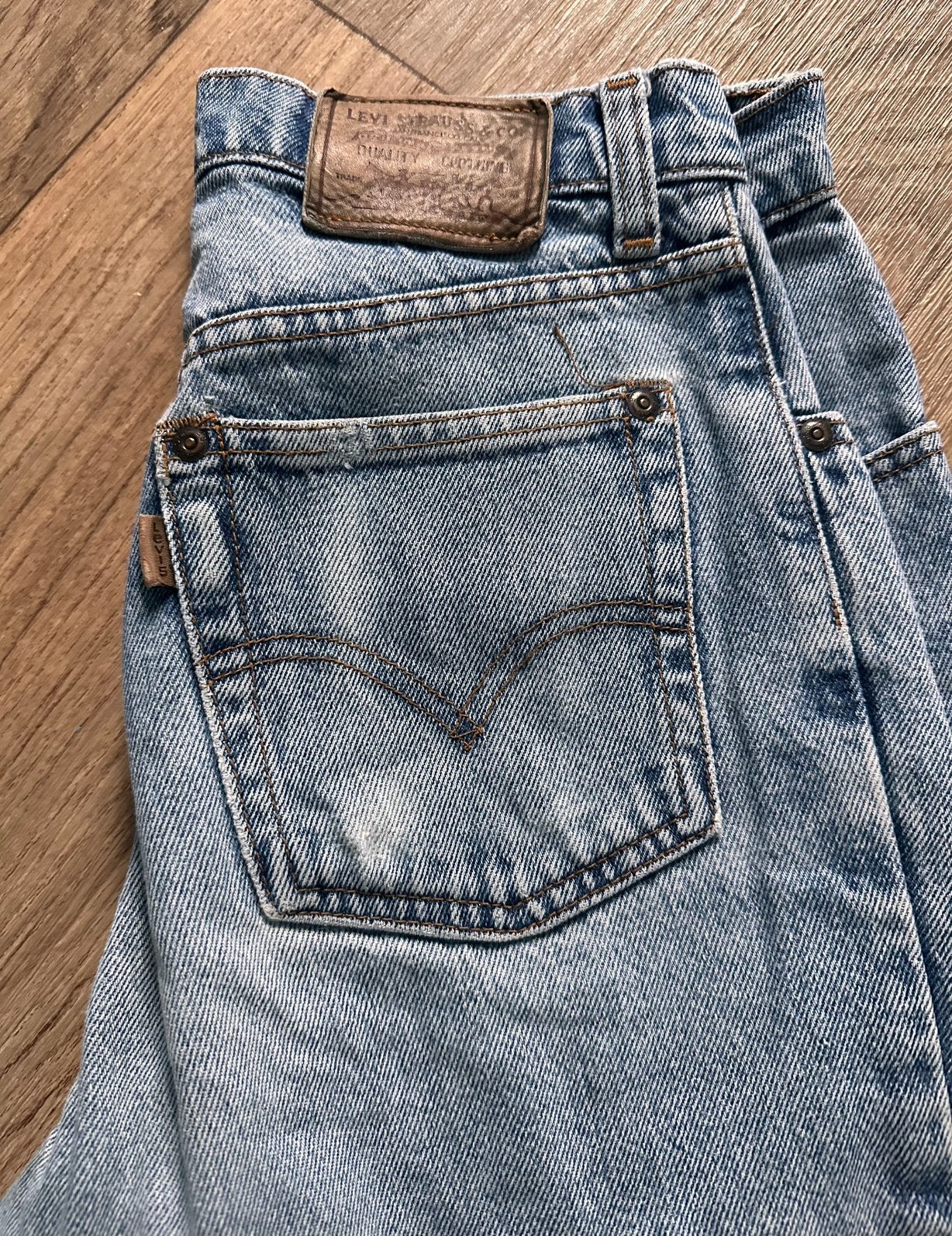 Rare vintage Levis leather tab jeans W30 (M/38), Kleding | Dames, Spijkerbroeken en Jeans, Gedragen, W30 - W32 (confectie 38/40)