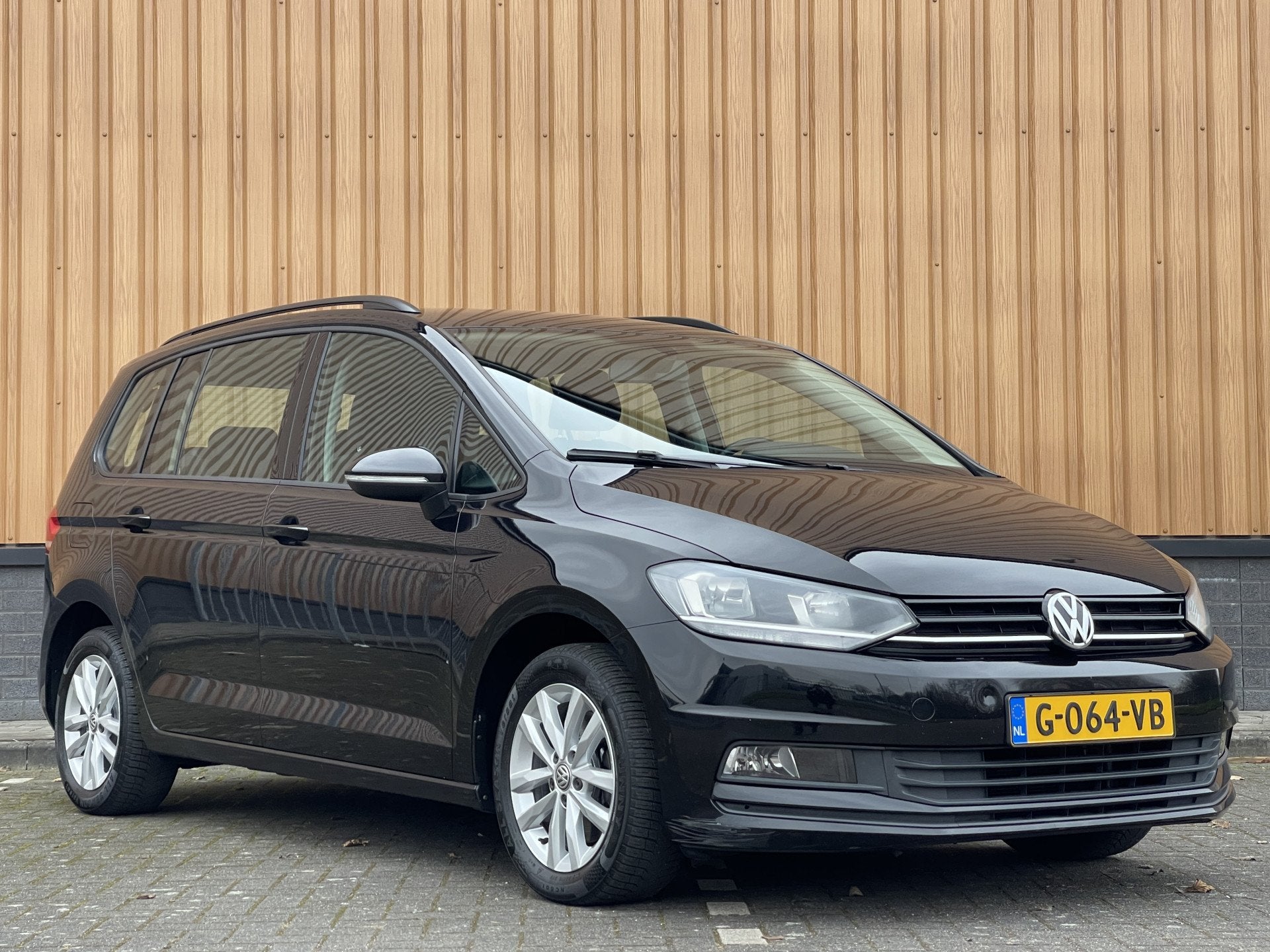 Volkswagen Touran 1.6 TDI SCR Comfortline 7p | 7 Persoons! |, Stof, Gebruikt, 4 cilinders, Bedrijf
