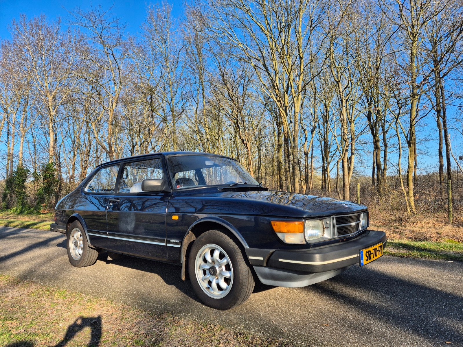 SAAB 90 2.0 B6 1987 Nieuwe APK (2028) Bijna Oldtimer, Auto's, Voorwielaandrijving, Stof, Blauw, Origineel Nederlands