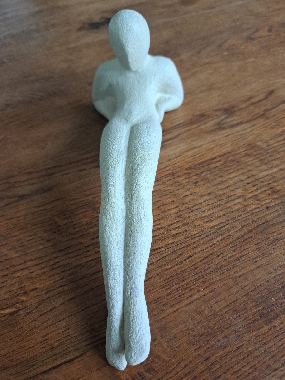 Abstract beeldje van liggende vrouw, Kunsthandel Holthuis, Minder dan 20 cm, Ophalen of Verzenden, Steen of Keramiek, Beeld
